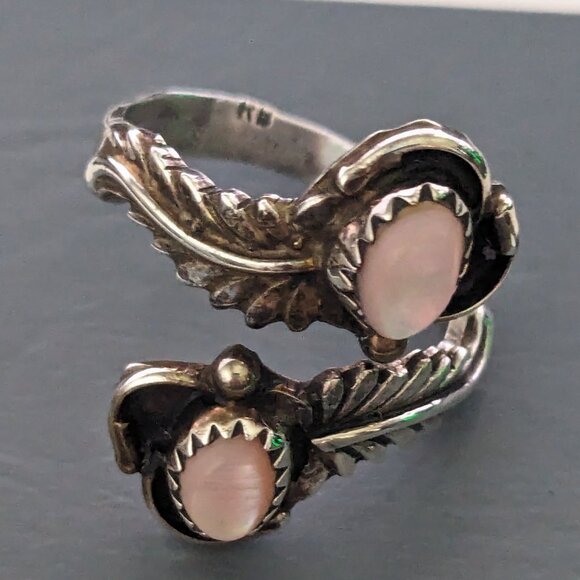 Vintage Signed RB Richard Begay Native Navajo 925 Sterling MOP Bypass Ring 7.75 - Picture 2 of 8